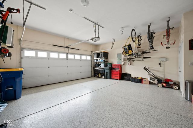 7612 Beekman Terrace, Zionsville, IN 46077