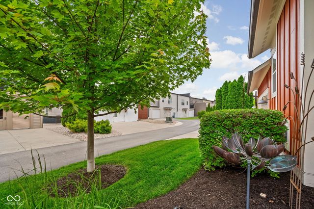 7612 Beekman Terrace, Zionsville, IN 46077