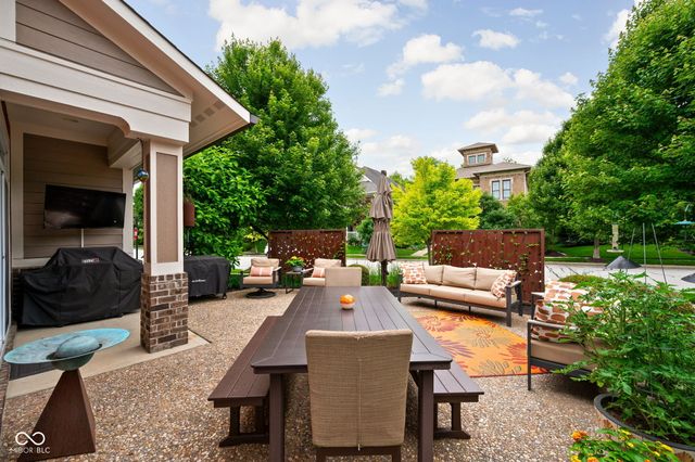 7612 Beekman Terrace, Zionsville, IN 46077