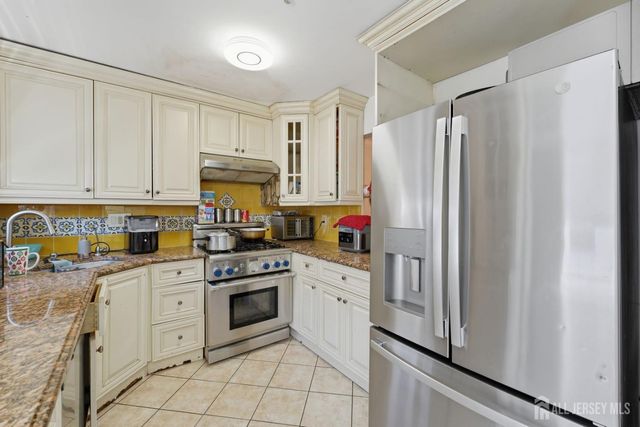 726 Harbortown Boulevard, Perth Amboy, NJ 08861
