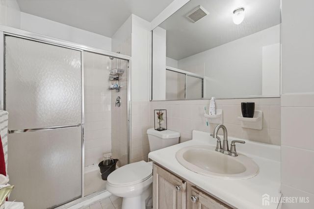 726 Harbortown Boulevard, Perth Amboy, NJ 08861