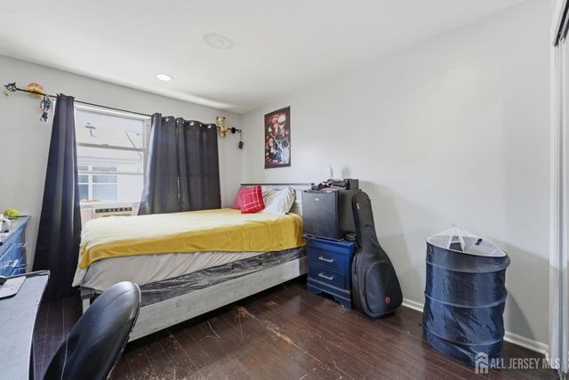 726 Harbortown Boulevard, Perth Amboy, NJ 08861