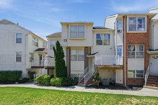 726 Harbortown Boulevard, Perth Amboy, NJ 08861