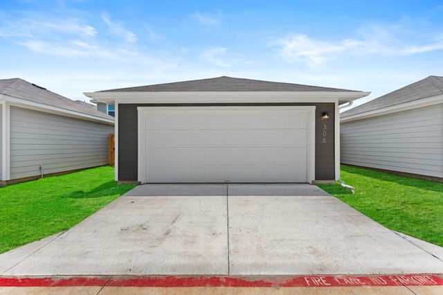306 Nizao LN, Bastrop, TX 78602
