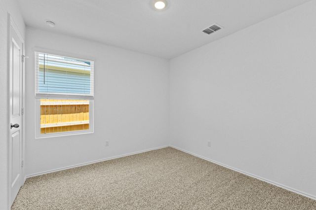 306 Nizao LN, Bastrop, TX 78602