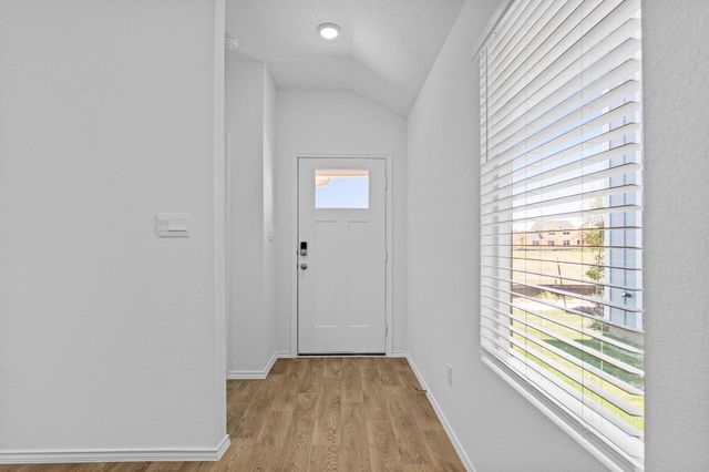 306 Nizao LN, Bastrop, TX 78602