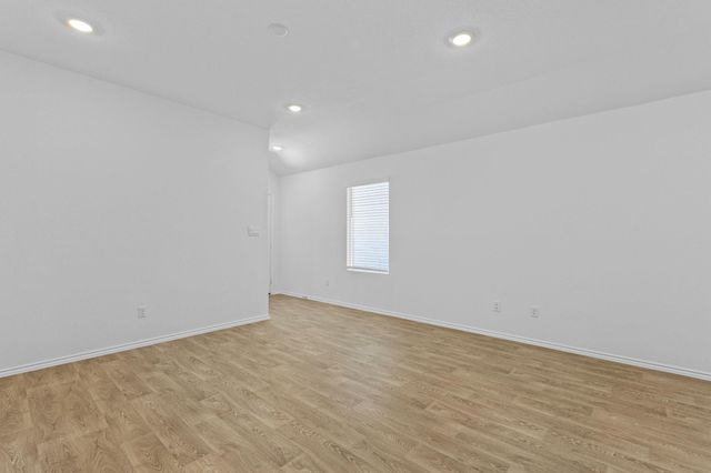 306 Nizao LN, Bastrop, TX 78602