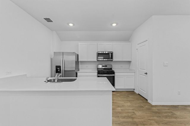 306 Nizao LN, Bastrop, TX 78602