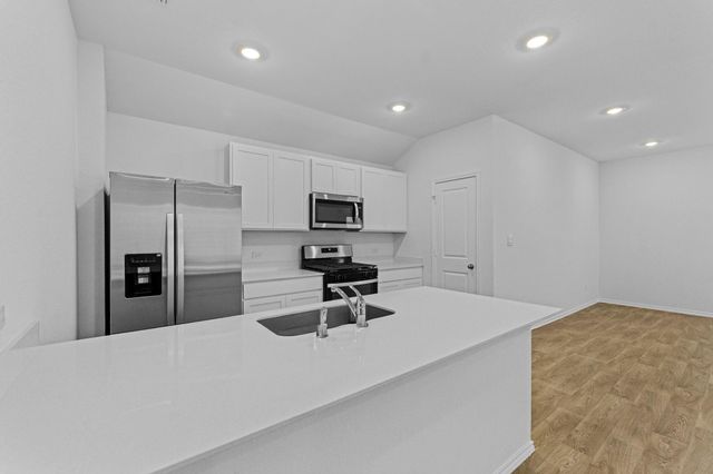 306 Nizao LN, Bastrop, TX 78602