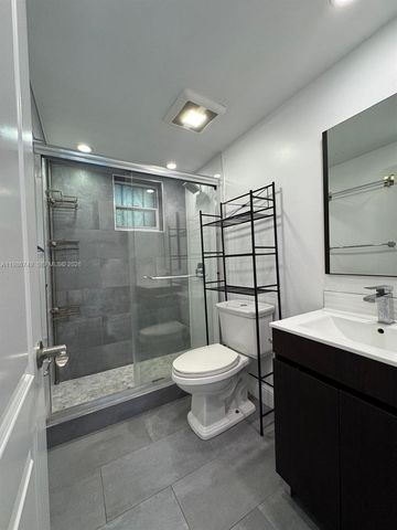 1051 SW 1st St 212, Miami, FL 33130