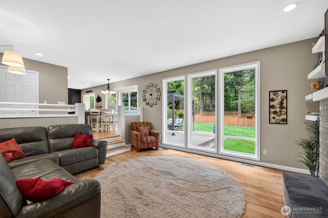 37114 22nd Avenue S, Federal Way, WA 98003