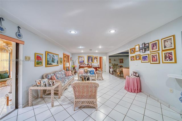 3585 SW 107th Ct, Miami, FL 33165