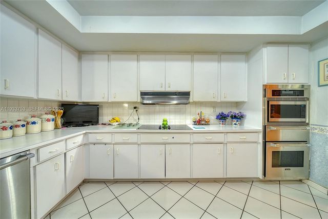 3585 SW 107th Ct, Miami, FL 33165