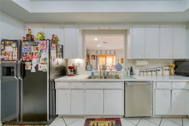 3585 SW 107th Ct, Miami, FL 33165