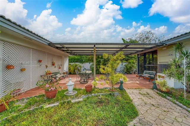 3585 SW 107th Ct, Miami, FL 33165