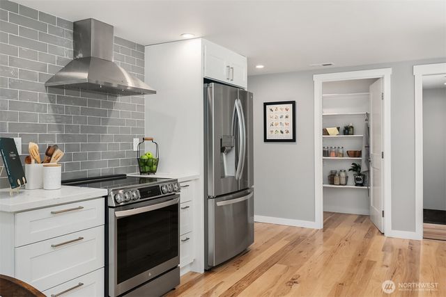 11323 E Riverside Drive, Bothell, WA 98011