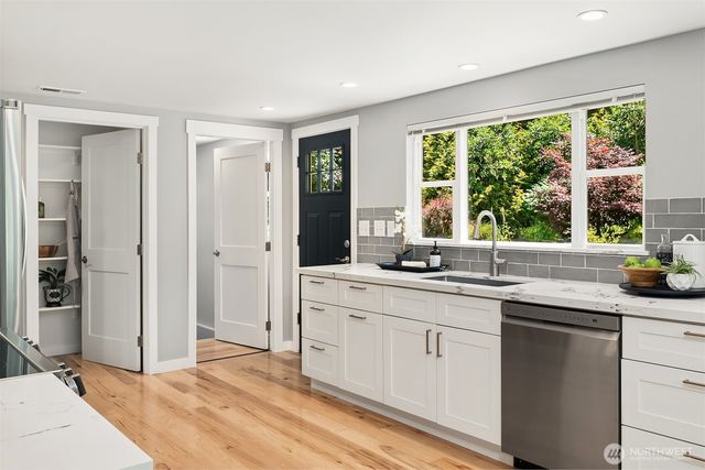 11323 E Riverside Drive, Bothell, WA 98011