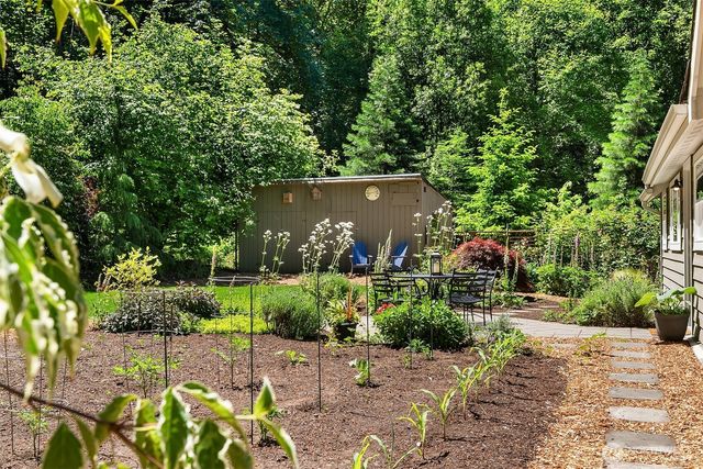 11323 E Riverside Drive, Bothell, WA 98011