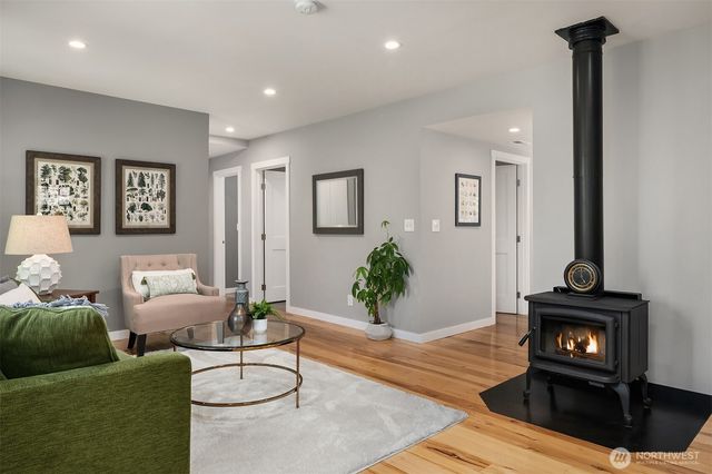 11323 E Riverside Drive, Bothell, WA 98011