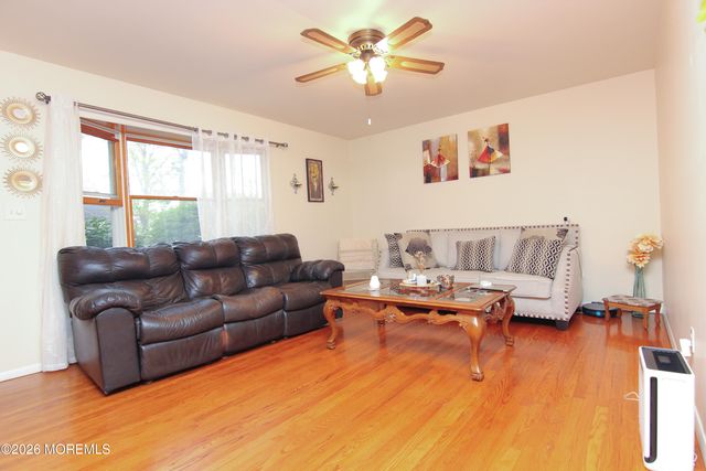815 Shadylawn Way, Keyport, NJ 07735