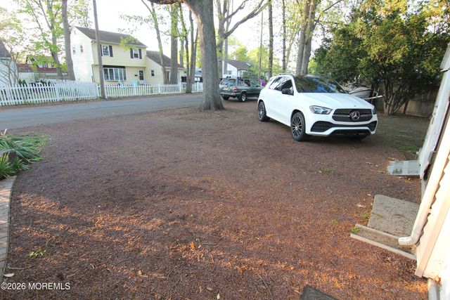 815 Shadylawn Way, Keyport, NJ 07735