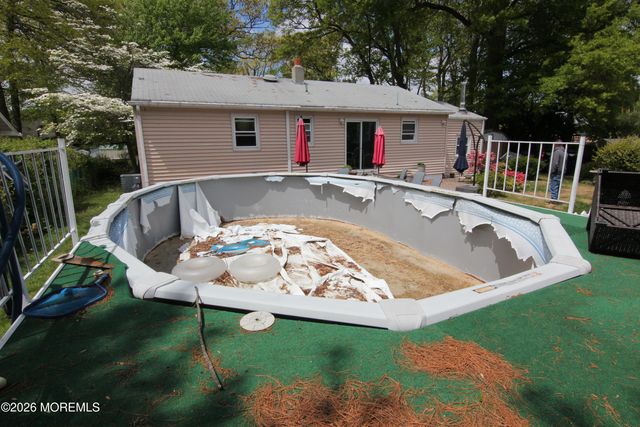 815 Shadylawn Way, Keyport, NJ 07735