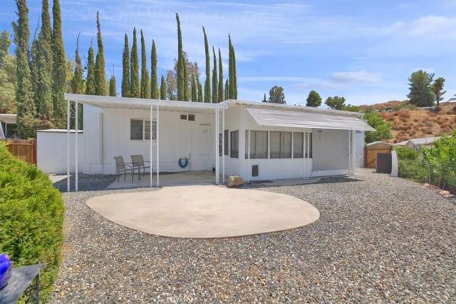 22780 Skylink, Canyon Lake, CA 92587