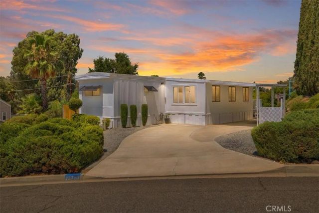 22780 Skylink, Canyon Lake, CA 92587