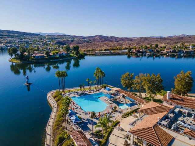 22780 Skylink, Canyon Lake, CA 92587