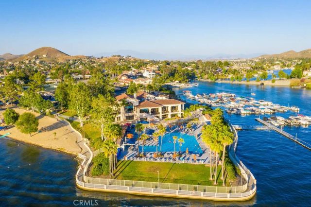 22780 Skylink, Canyon Lake, CA 92587