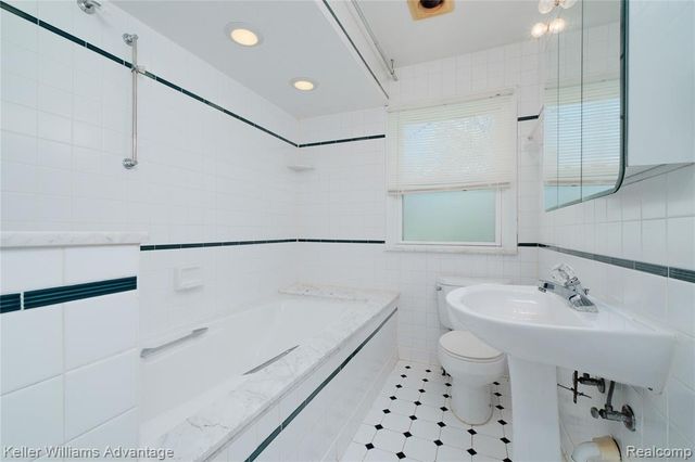 34500 Freedom Road, Farmington Hills, MI 48335