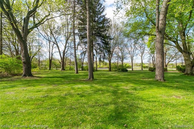 34500 Freedom Road, Farmington Hills, MI 48335