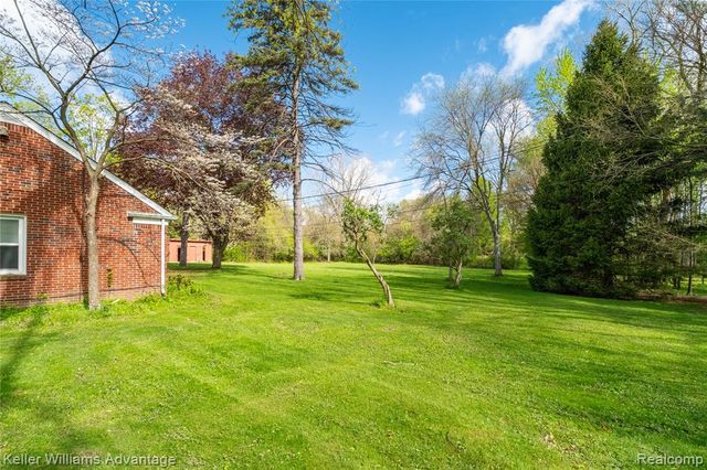 34500 Freedom Road, Farmington Hills, MI 48335