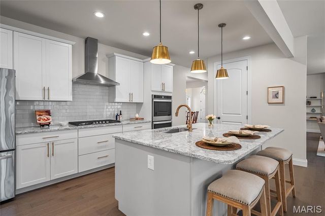 920 Thorn Crown Court, Kirkwood, MO 63122