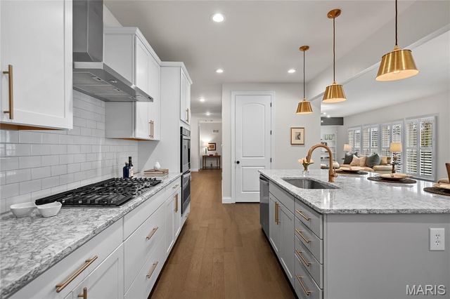 920 Thorn Crown Court, Kirkwood, MO 63122