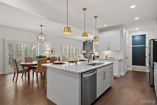 920 Thorn Crown Court, Kirkwood, MO 63122