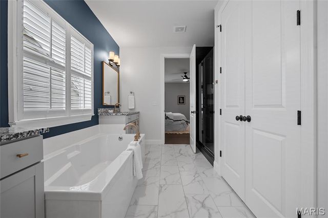 920 Thorn Crown Court, Kirkwood, MO 63122