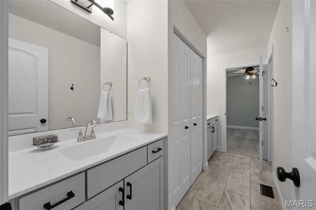 920 Thorn Crown Court, Kirkwood, MO 63122