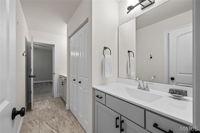 920 Thorn Crown Court, Kirkwood, MO 63122