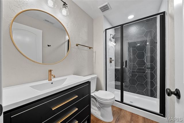 920 Thorn Crown Court, Kirkwood, MO 63122