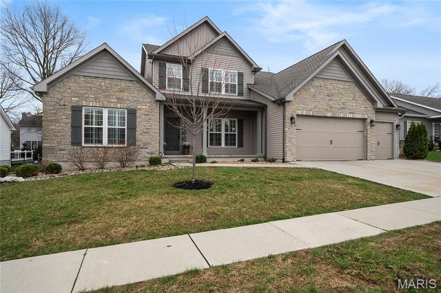 920 Thorn Crown Court, Kirkwood, MO 63122