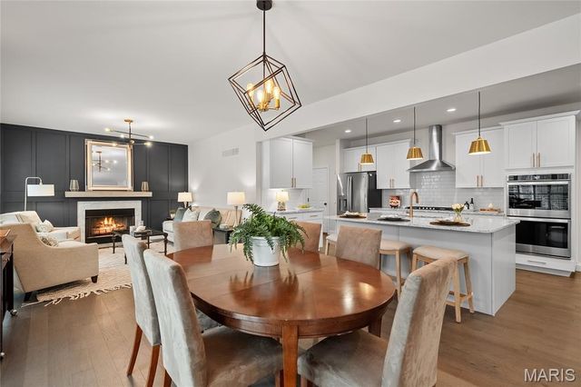 920 Thorn Crown Court, Kirkwood, MO 63122