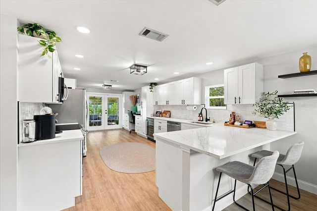 2449 WOOD STREET, Sarasota, FL 34237
