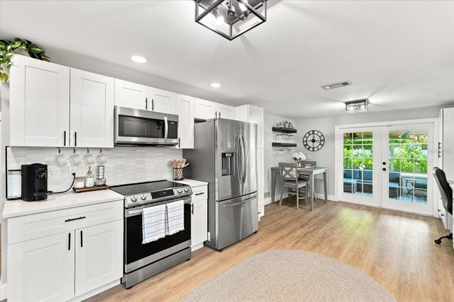 2449 WOOD STREET, Sarasota, FL 34237