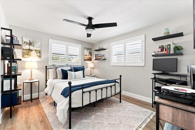 2449 WOOD STREET, Sarasota, FL 34237