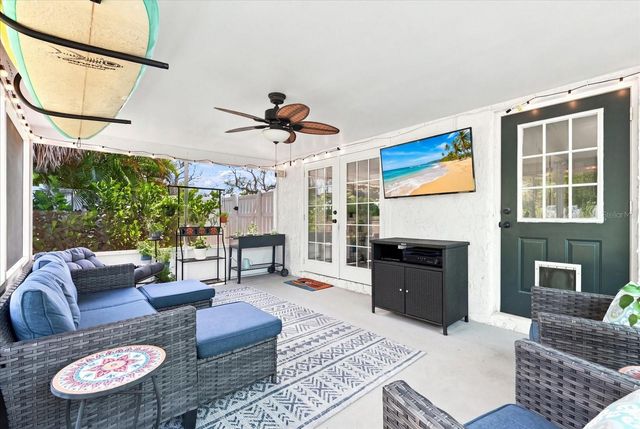2449 WOOD STREET, Sarasota, FL 34237