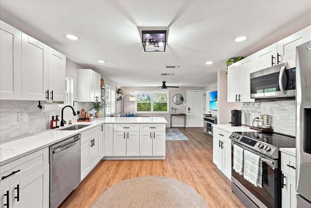 2449 WOOD STREET, Sarasota, FL 34237