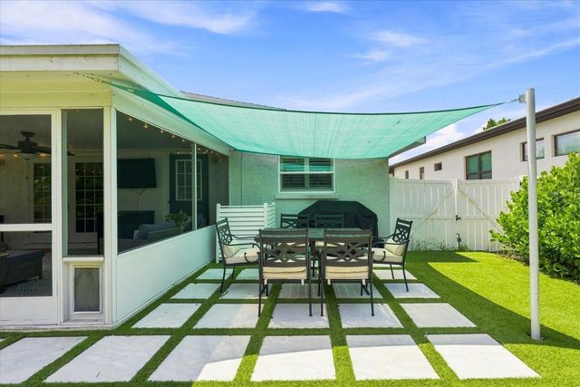 2449 WOOD STREET, Sarasota, FL 34237