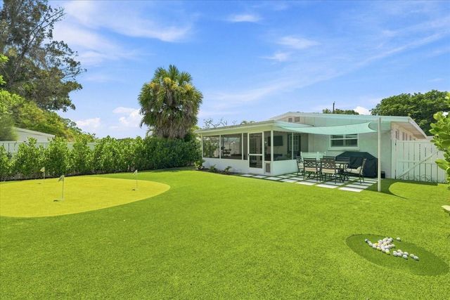 2449 WOOD STREET, Sarasota, FL 34237