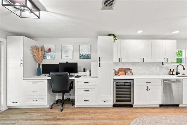 2449 WOOD STREET, Sarasota, FL 34237